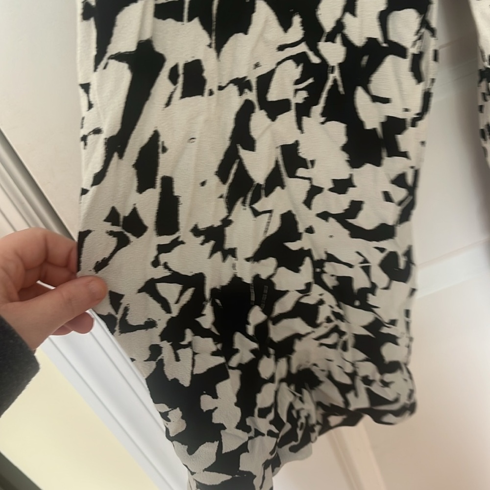 Kate Spade Black & White Floral Pants - Picture 5 of 6